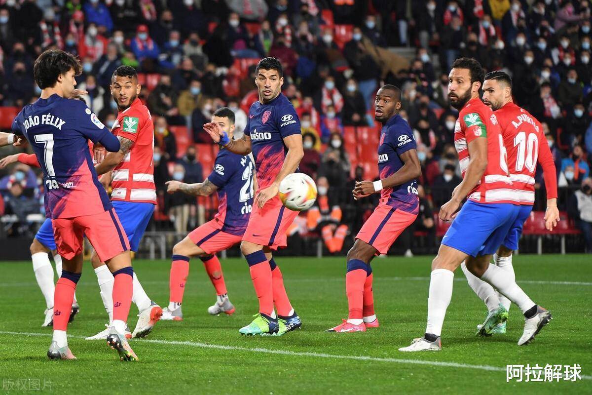 爱游戏-切尔西球员更衣室内庆祝