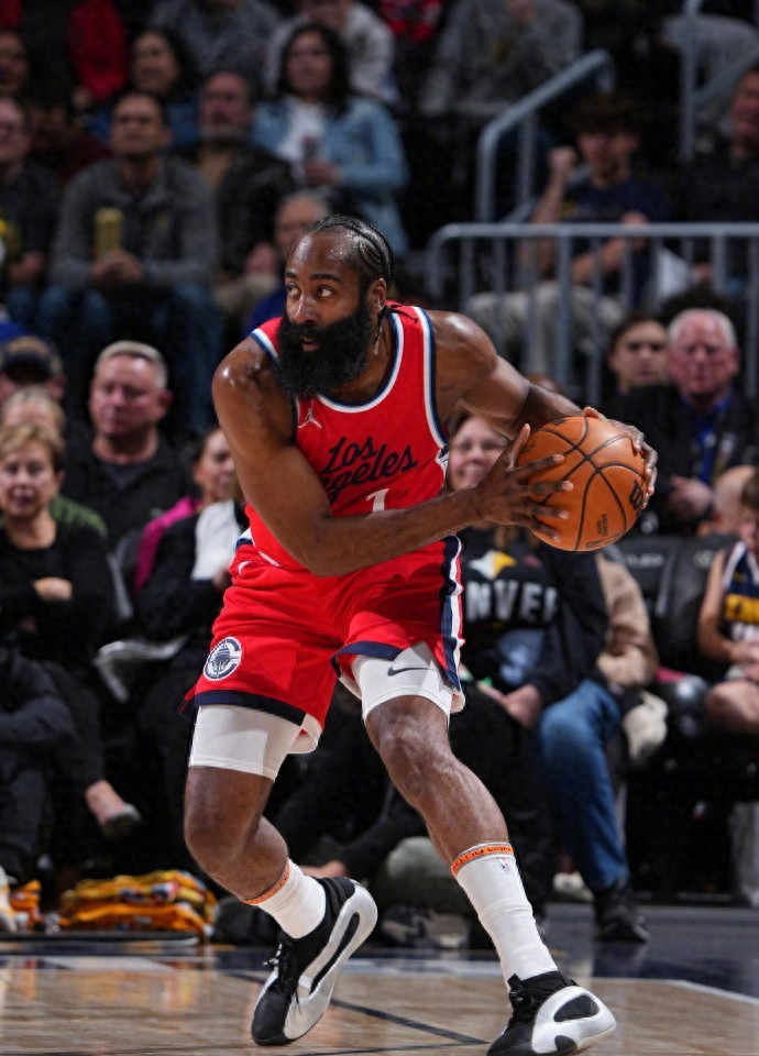 爱游戏官网-加时末段克里夫兰骑士豪取连胜：NBA常规赛节点到来，目标明确，医务组通报恢复的简单介绍