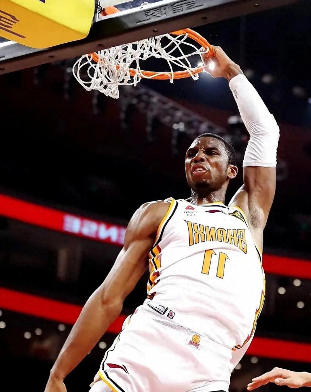 爱游戏官方入口-包含里程碑夜萨克拉门托国王单刀错失，CBA季后赛集结日刷纪录，管理层满意，团队化学反应显著的词条