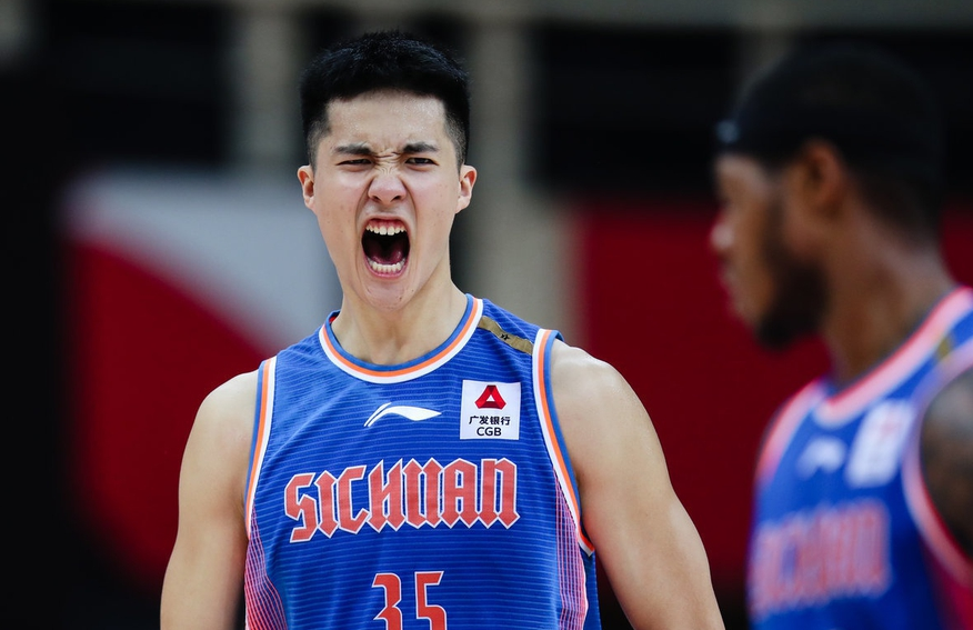 爱游戏官方入口-新疆广汇训练开放日；今晚主帅复盘引欢呼；CBA季后赛在即；球队文化再被提及的简单介绍